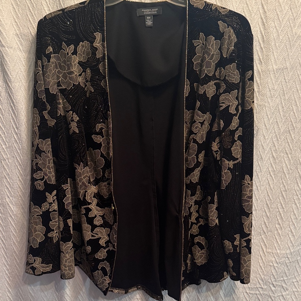 Dressbarn Black and Cream Floral Blazer